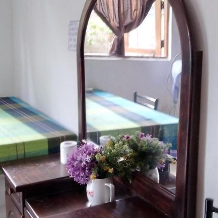 Bed and Breakfast House Of Esanya Негомбо Екстер'єр фото